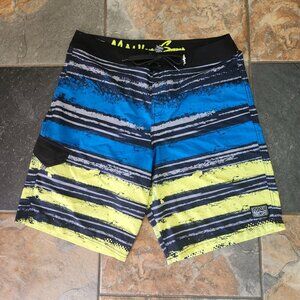 NWOT Maui and Sons 4 Way Stretch Shark Board Shorts / Size 36